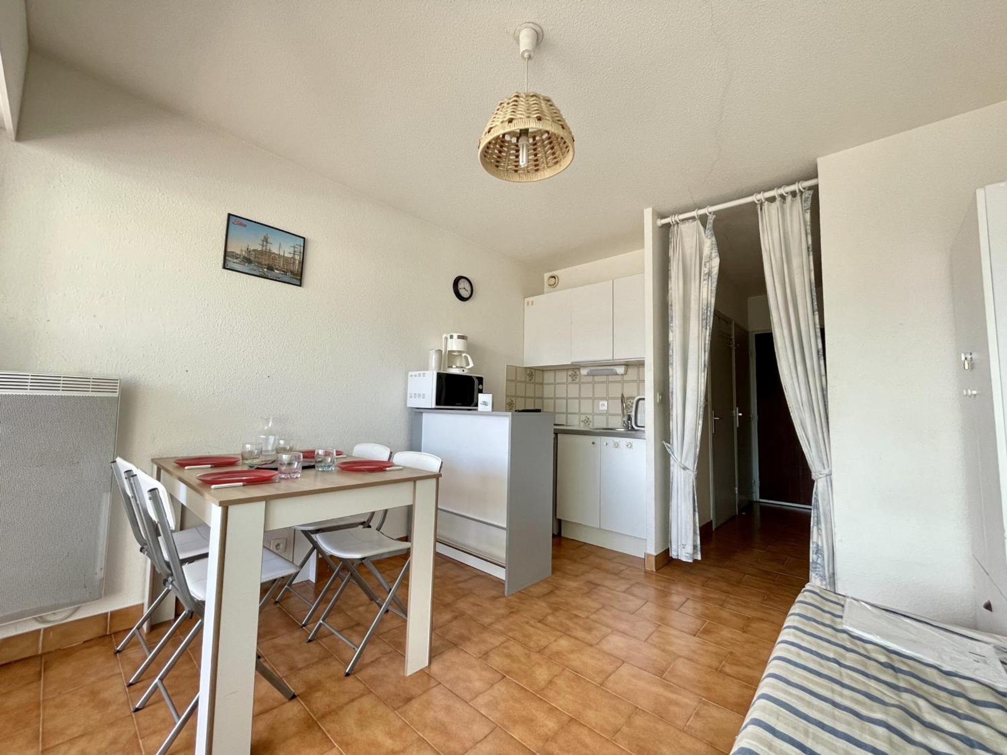 Studio Sète, 1 Pièce, 4 Personnes - Fr-1-338-162 * Sète